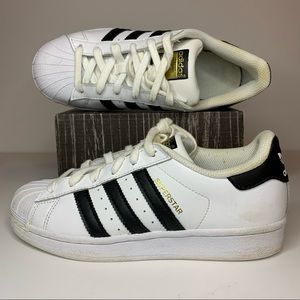 Adidas Originals Superstar Youth size 4 Sn…